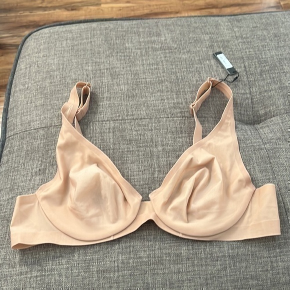 Skims Naked Plunge Underwire Bra - Picture 1 of 10